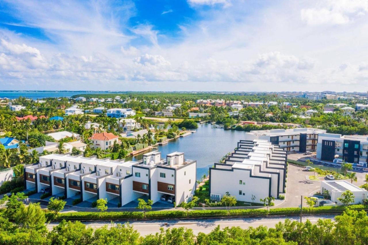 ONE Canal Point George Town Exterior foto