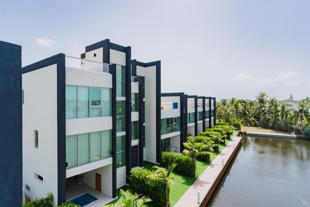ONE Canal Point George Town Exterior foto
