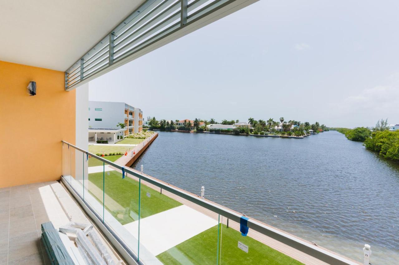 ONE Canal Point George Town Exterior foto
