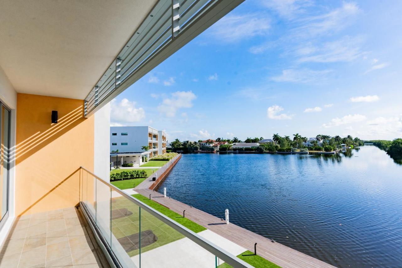 ONE Canal Point George Town Exterior foto