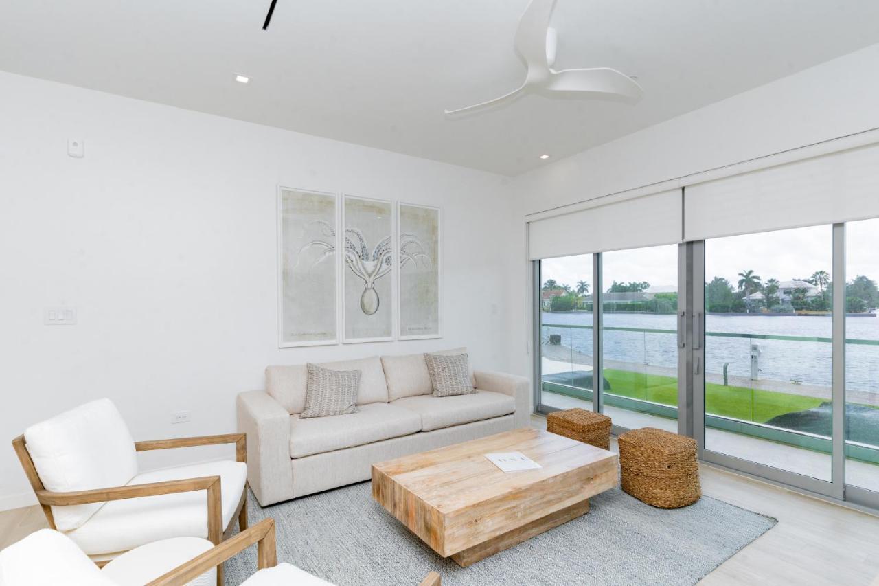 ONE Canal Point George Town Exterior foto