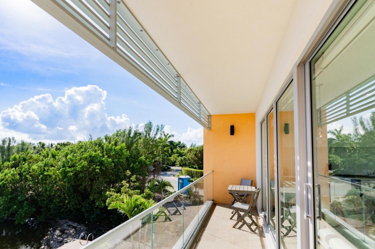 ONE Canal Point George Town Exterior foto