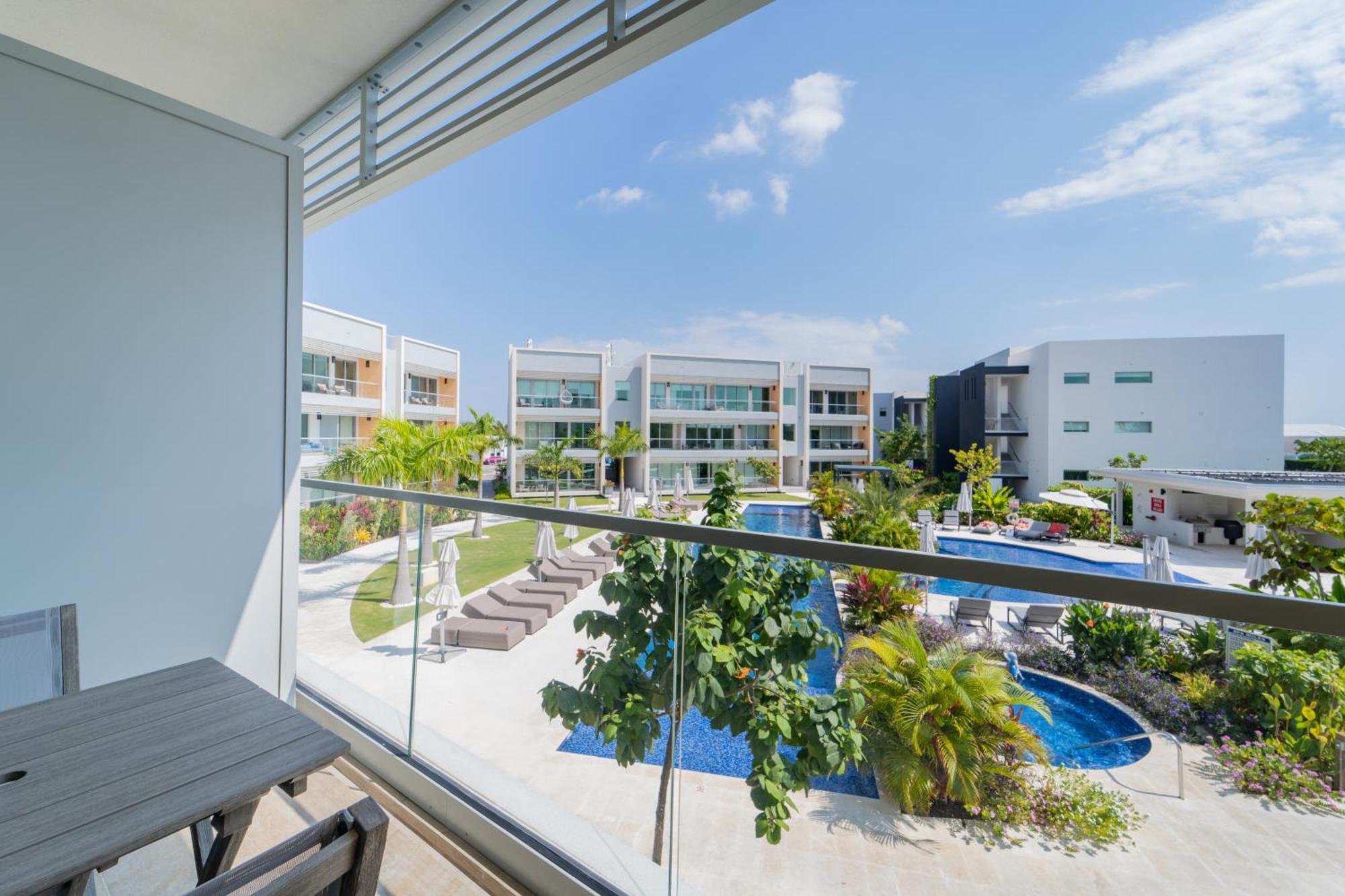 ONE Canal Point George Town Exterior foto