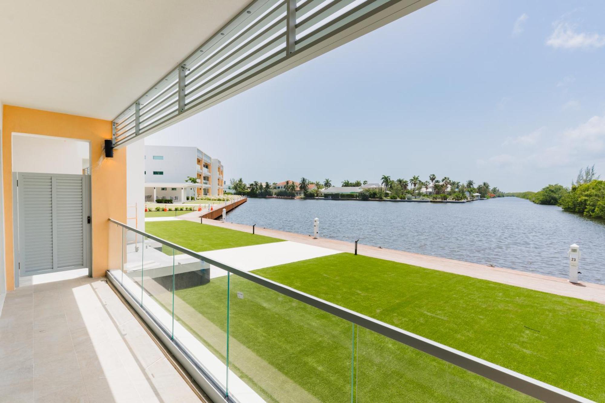 ONE Canal Point George Town Exterior foto