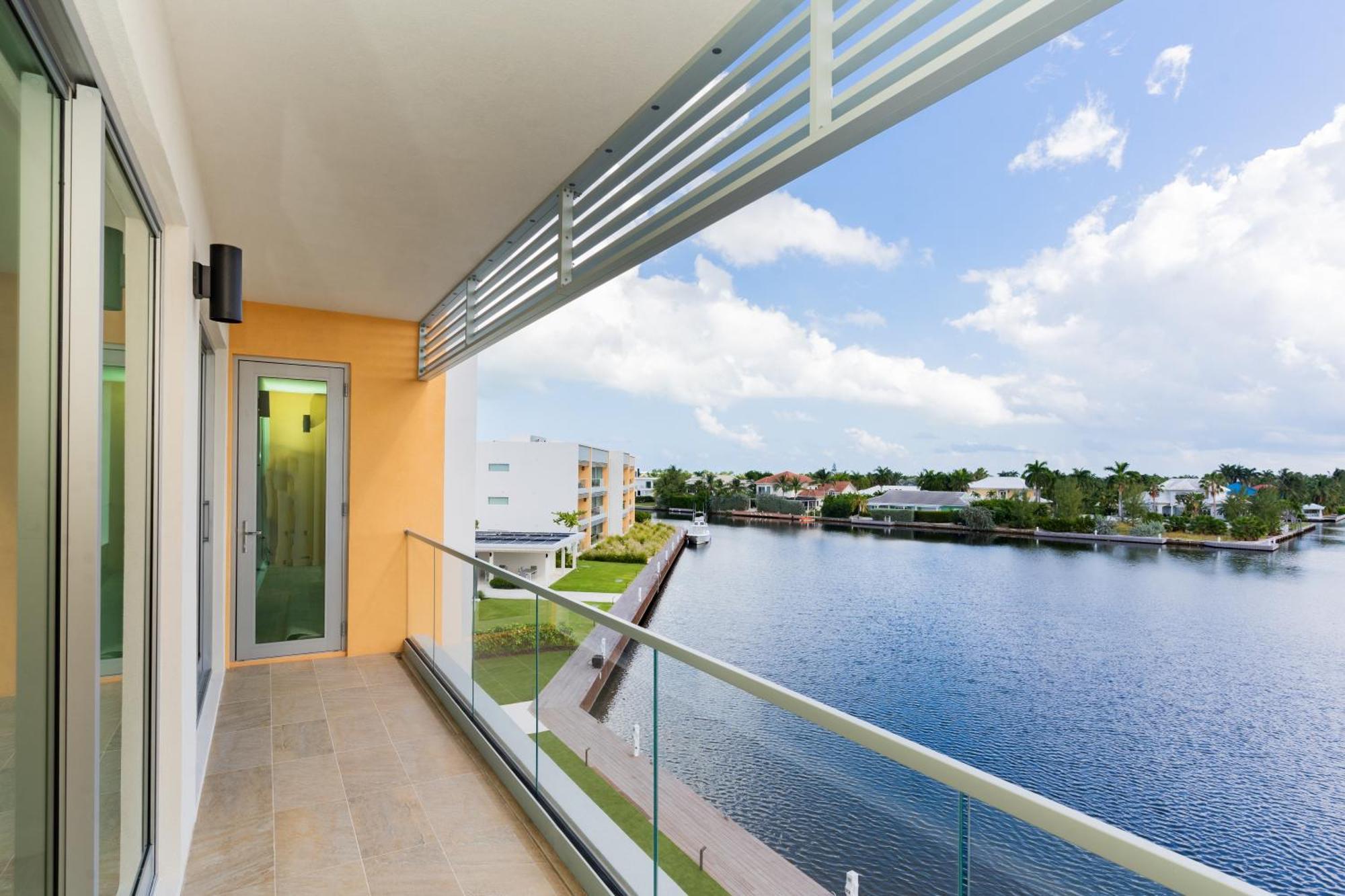 ONE Canal Point George Town Exterior foto